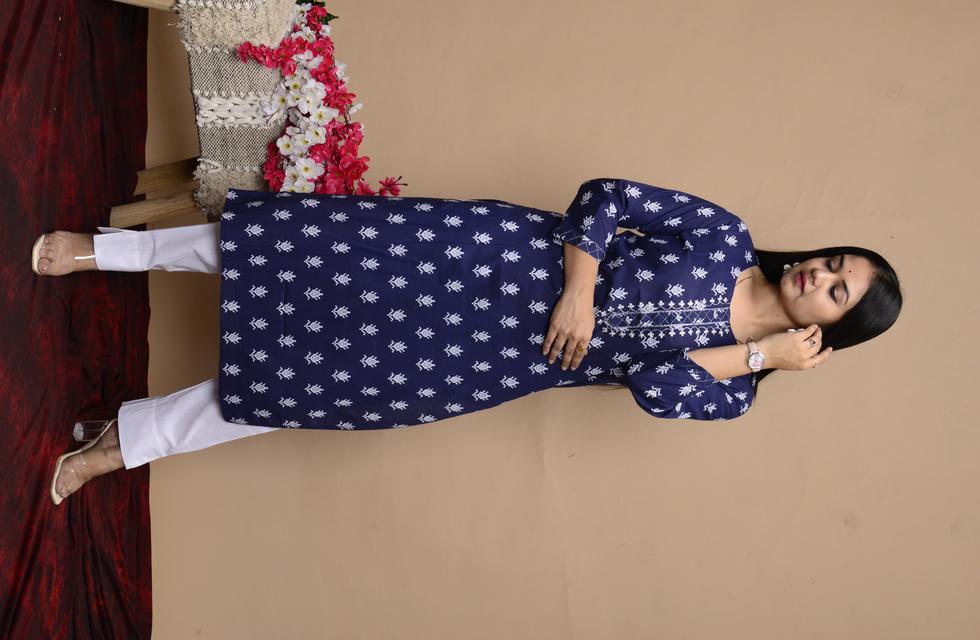 Ethnic Motifs Printed Kurti with Yoke Design