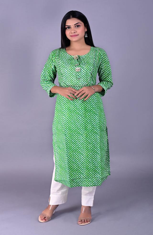 Women Straight Fit Kurti In Green