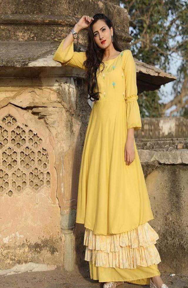 Pretty Feminine Long Dress