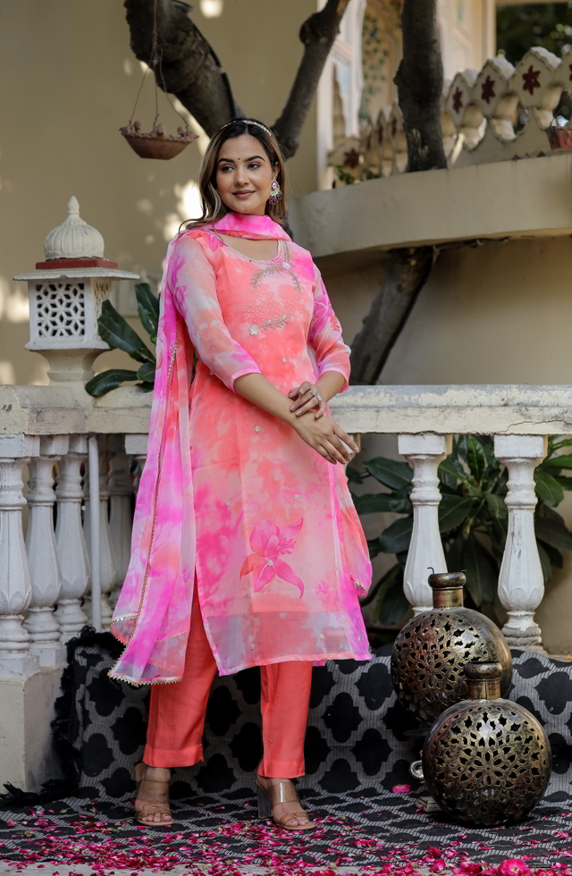 Charismatic Dhola Silk Suit Set