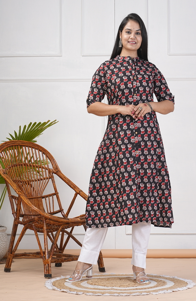 Delightful A-Line Kurti in Black