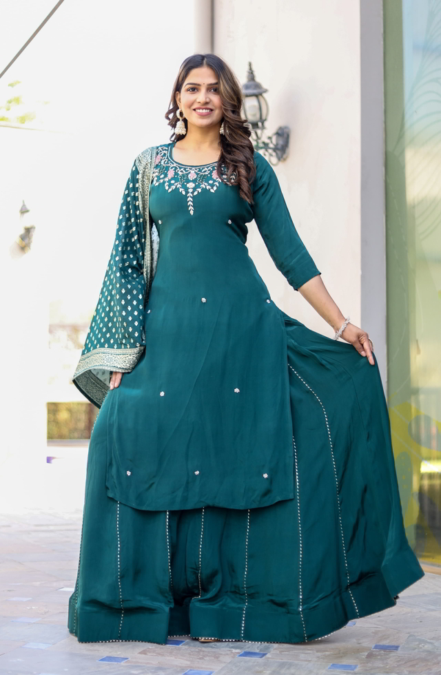 Stylish Suit Set With Skirt