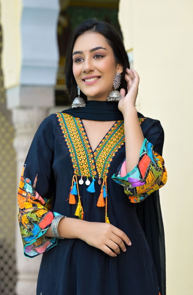 Beautiful Hand Printed Suit Set For Women