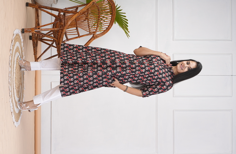 Delightful A-Line Kurti in Black