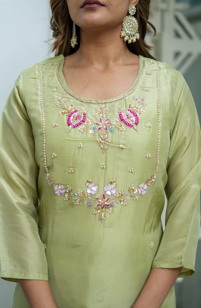 Delightful Women Suit Set