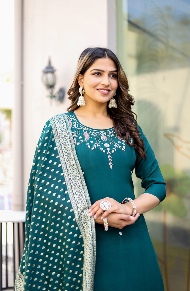 Stylish Suit Set With Skirt