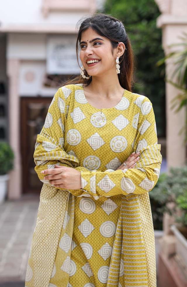 Brand New Suit Set For Women