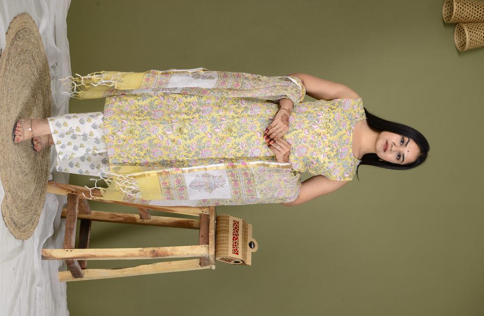 Beautiful Floral Printed 3Pc Suit Set With Jacket In Off White Color