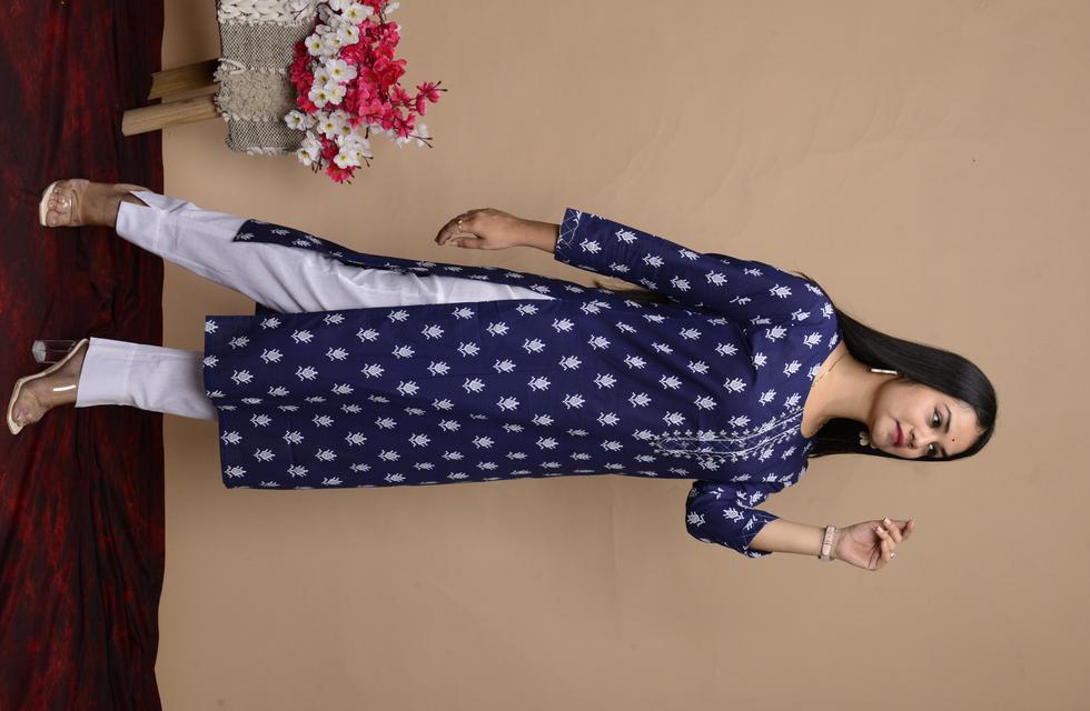 Ethnic Motifs Printed Kurti with Yoke Design