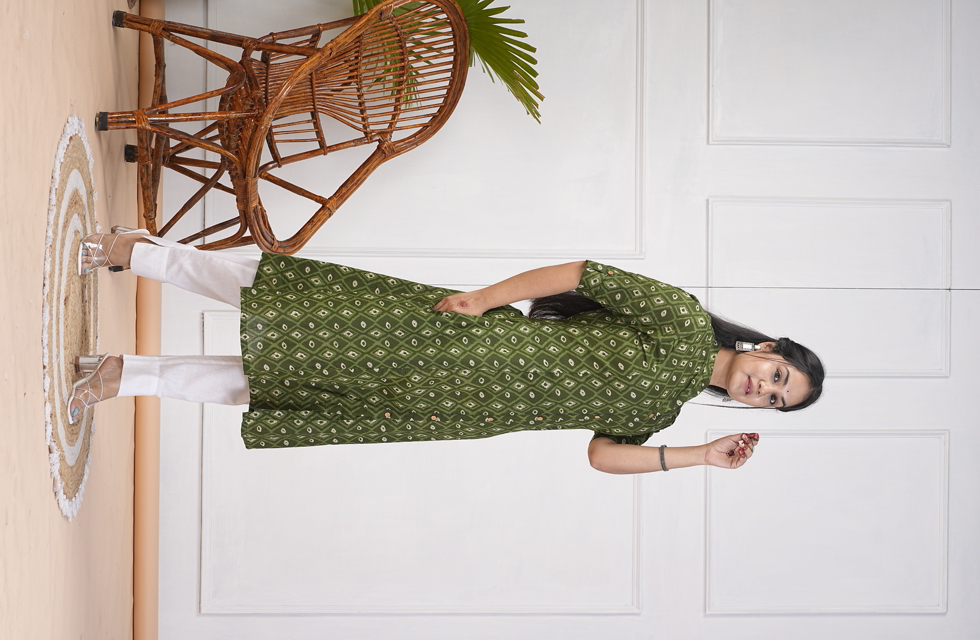Gorgeous A-Line Kurti In Mehandi Green