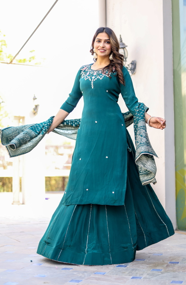 Stylish Suit Set With Skirt