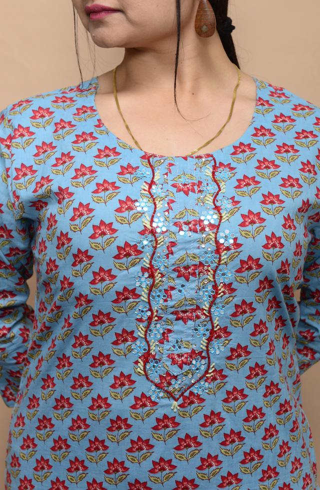 Beautiful Kurti With Mirror Work