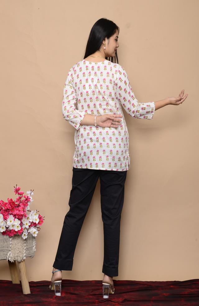 pRound Neck Printed Short Kurti