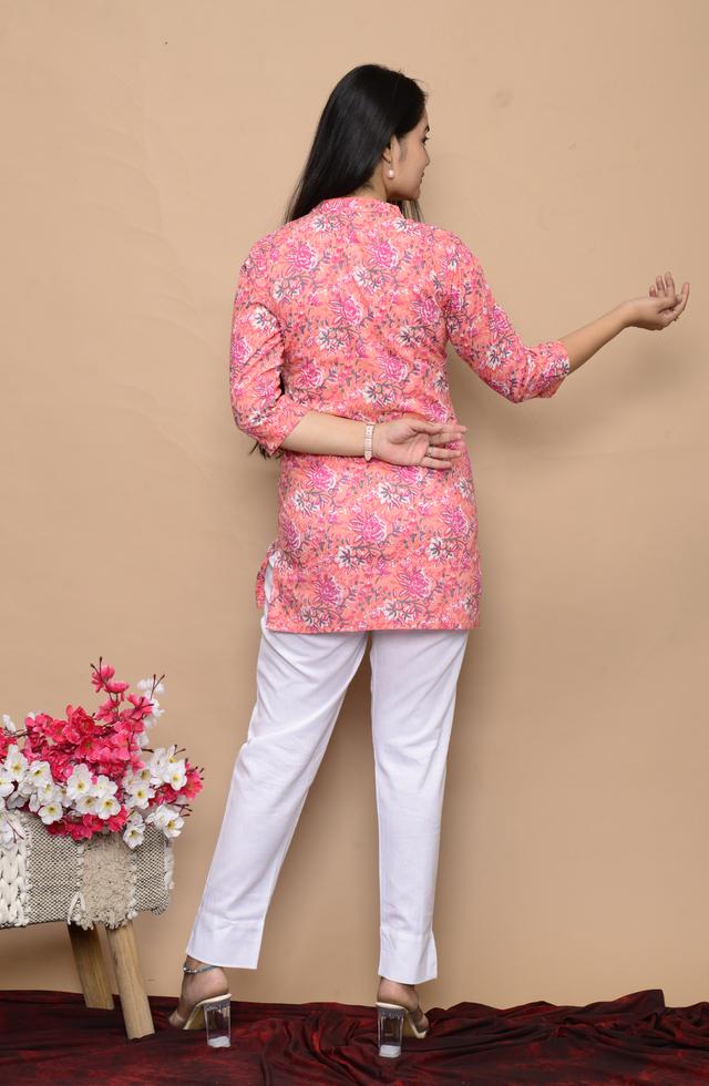 pFloral Pleated Top