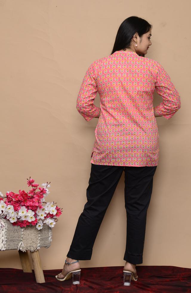 pWomen Printed Short Kurti