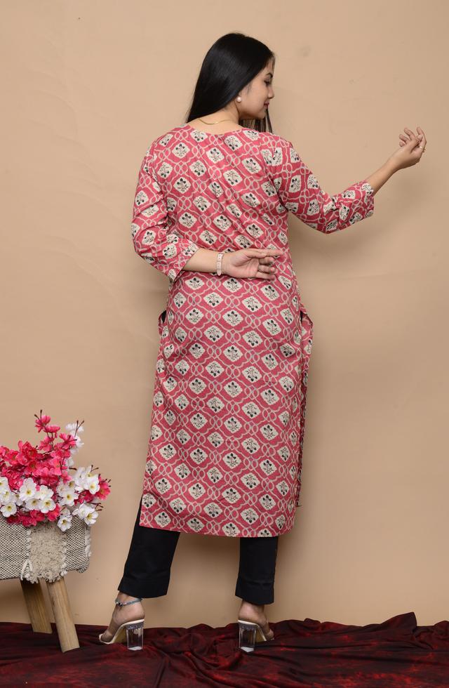 pWomen Bold Kurti With Zardozi Work