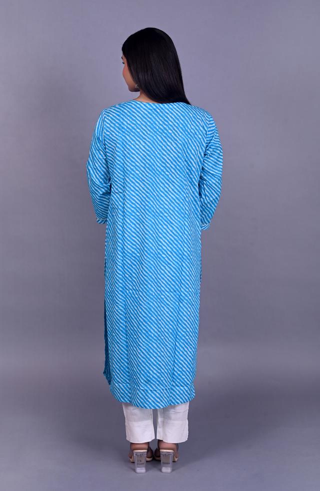 pWomen Straight Fit Kurti