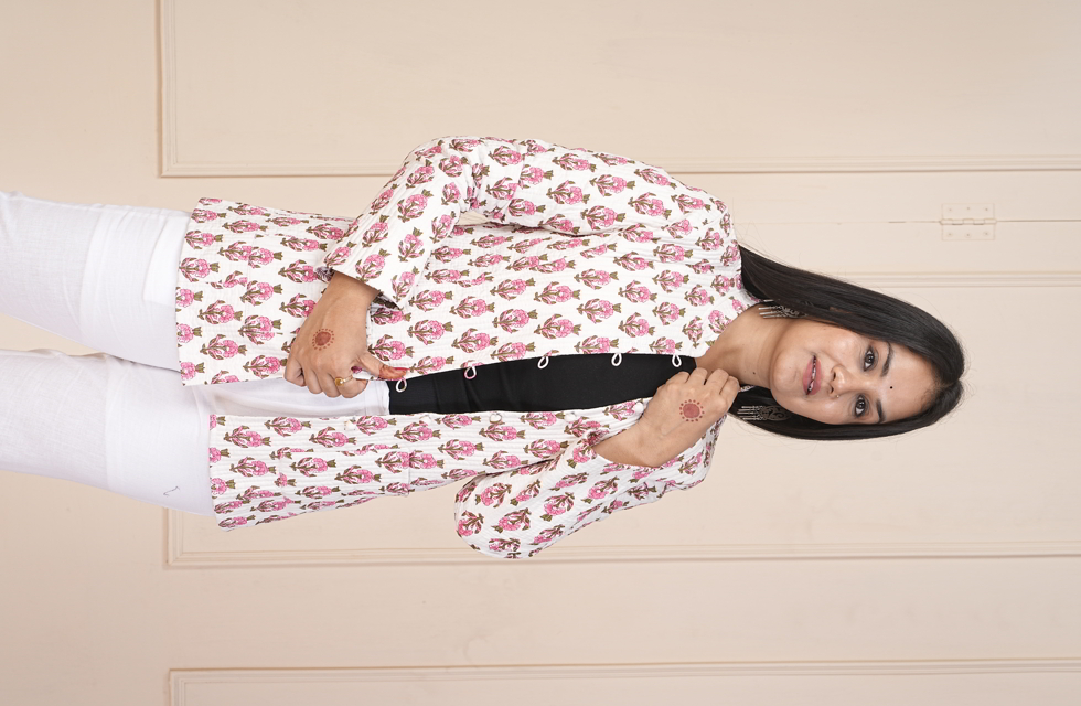 pRavishing Floral Printed Quilted Jacket