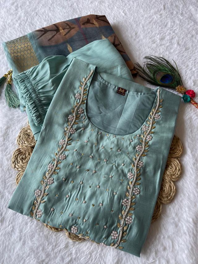 pDelightfull Suit Set For Women