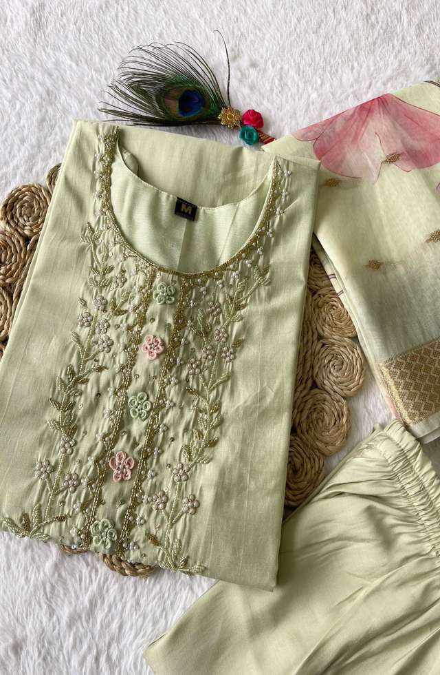 pPretty Straight Suit Set For Women In Mint Green